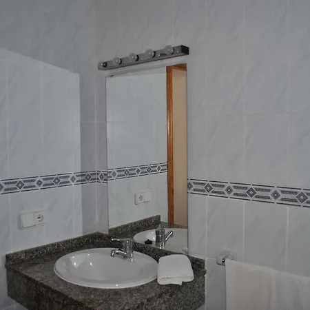 Apartamentos G.P. Junto Al Mar * Portinatx